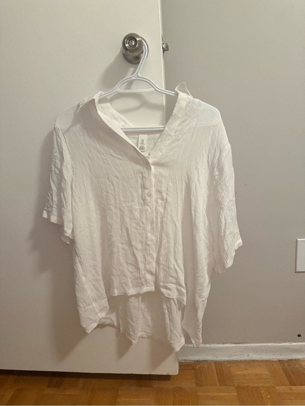 H&M White Crinkle Button-Front Women's Shirt